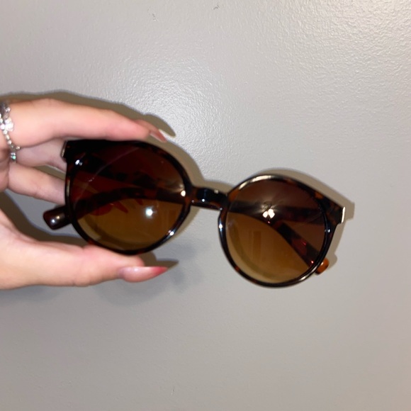 SOLD🌟 Two Pairs of Sunglasses - Picture 5 of 7